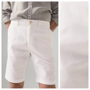 NWT. Massimo Dutti 100% Cotton White Bermuda Shorts. Size 30.